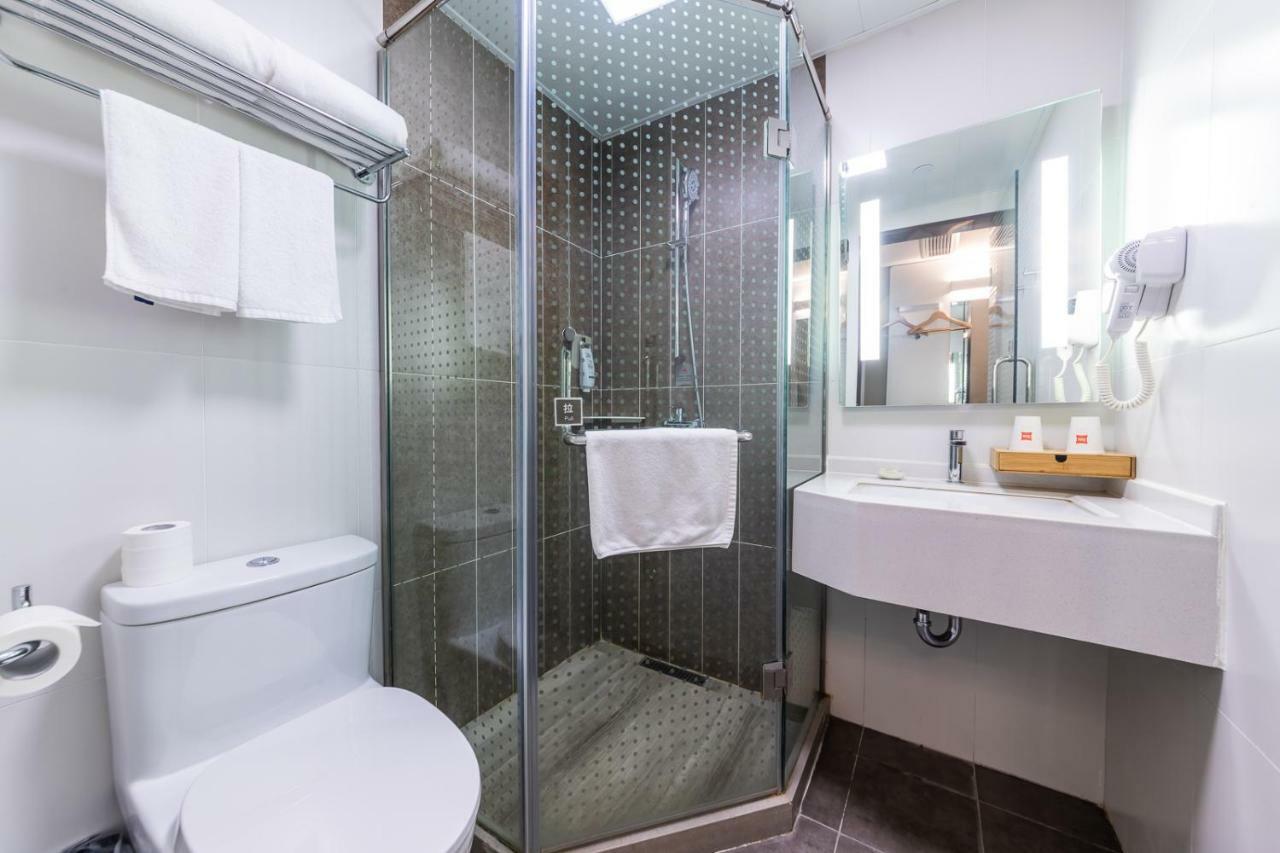 Ibis Chongqing Jiefangbei Pedestrian Street Hotel Zewnętrze zdjęcie