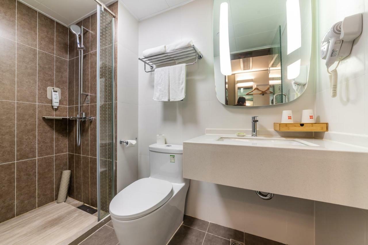 Ibis Chongqing Jiefangbei Pedestrian Street Hotel Zewnętrze zdjęcie
