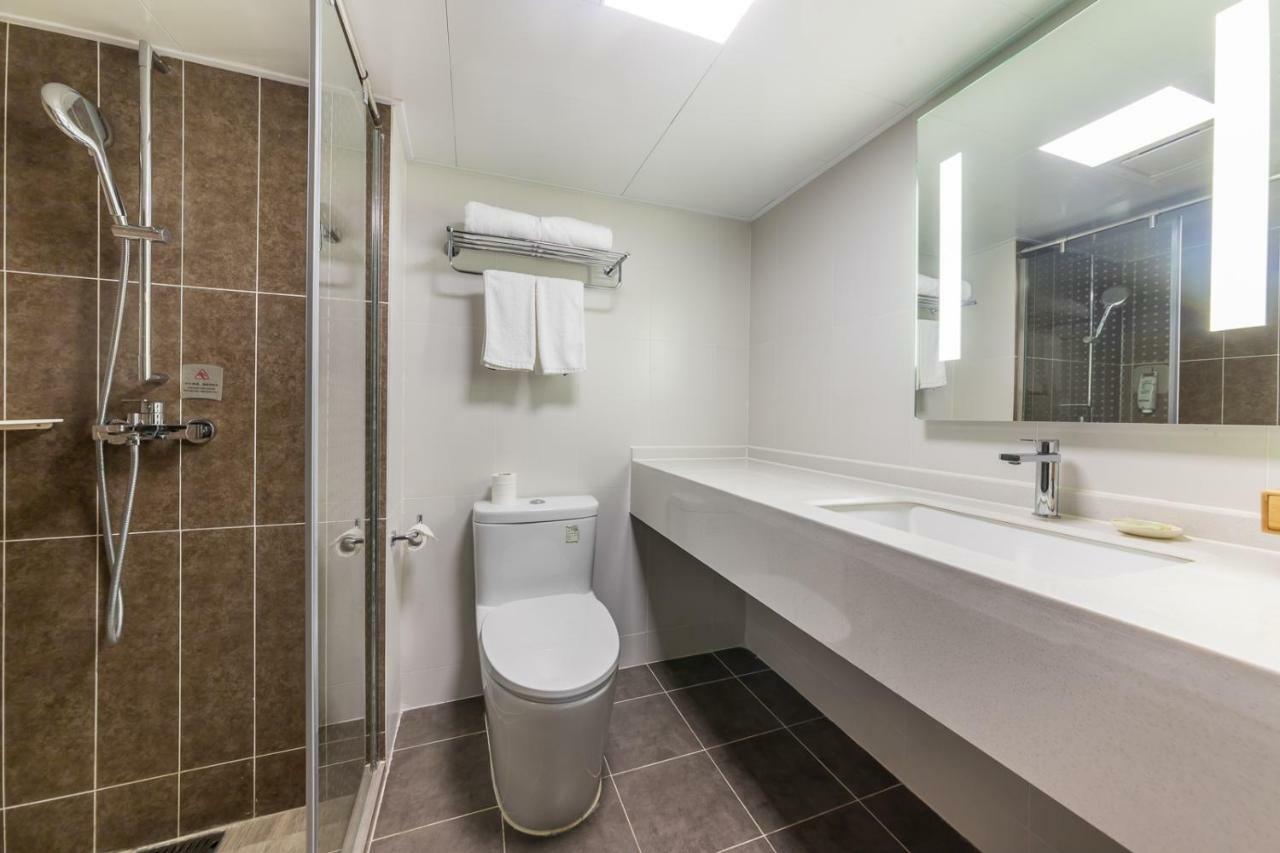 Ibis Chongqing Jiefangbei Pedestrian Street Hotel Zewnętrze zdjęcie