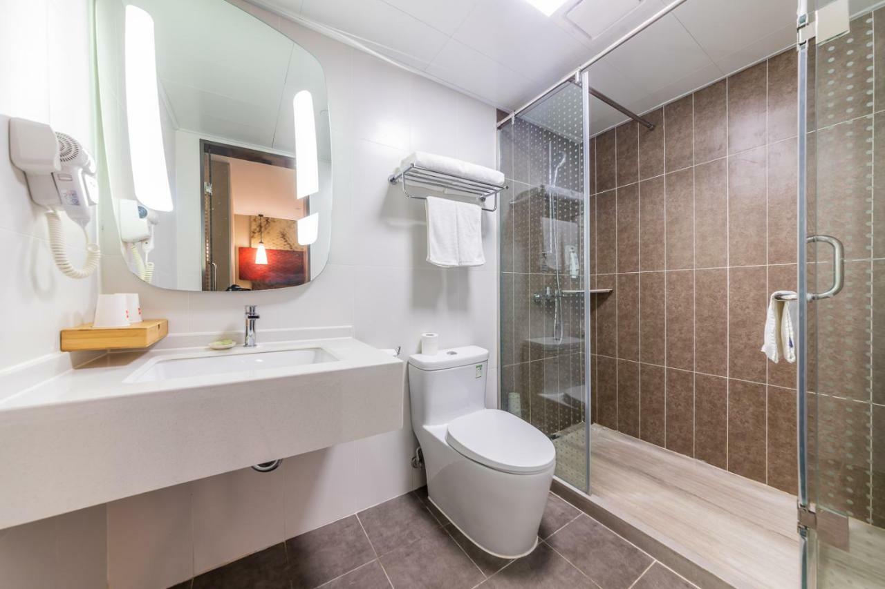 Ibis Chongqing Jiefangbei Pedestrian Street Hotel Zewnętrze zdjęcie